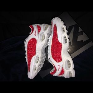 Supreme tailwind red size 10 220